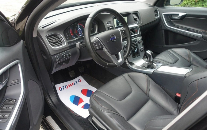 Volvo V60 cena 45900 przebieg: 166000, rok produkcji 2015 z Jasień małe 379